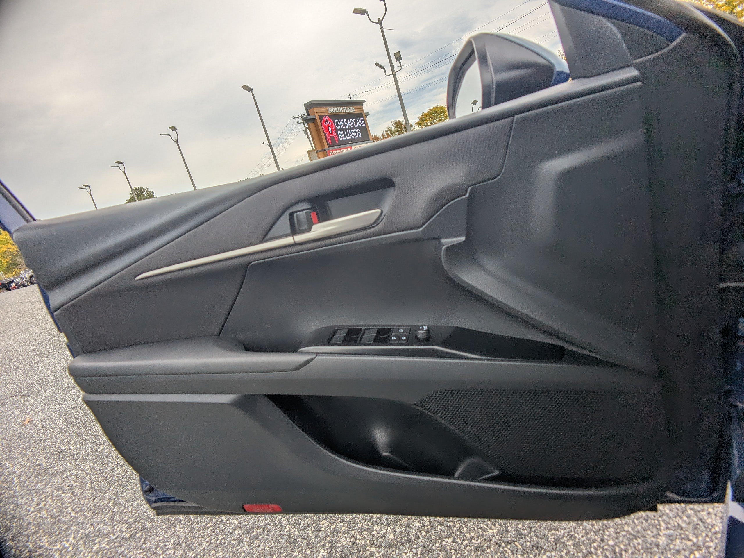 Used 2025 Toyota Camry LE FWD image 22