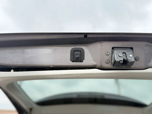 Used 2012 Toyota Sienna XLE image 8