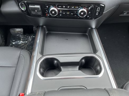 New 2026 GMC Sierra 2500 SLT w/ SLT Premium Package image 25