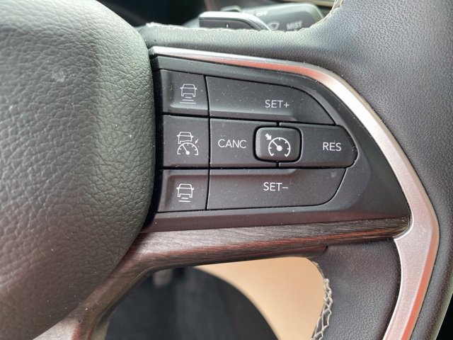Certified 2023 Jeep Grand Cherokee Limited AWD/4WD image 21