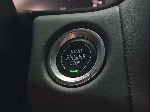 Used 2024 GMC Yukon AT4 w/ Technology Package AWD/4WD image 17
