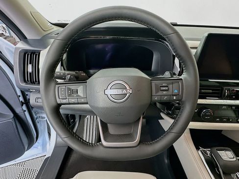 New 2026 Nissan Pathfinder SL w/ SL Premium Package AWD/4WD image 11