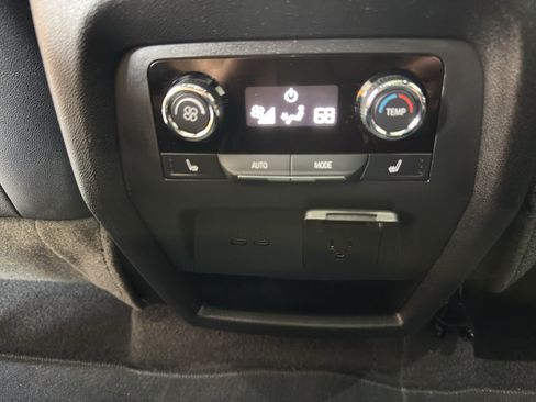 Used 2026 Chevrolet Traverse RS AWD/4WD image 14