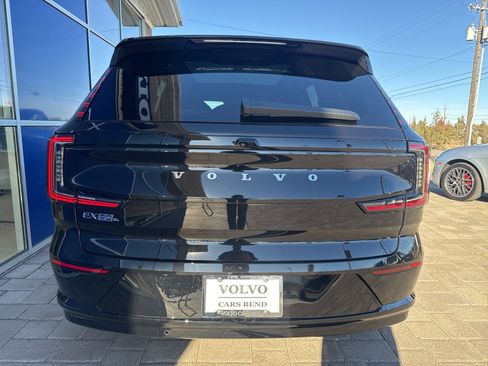 New 2025 Volvo EX90 Ultra image 5