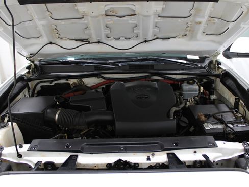 Used 2019 Toyota Tacoma TRD Off-Road image 40