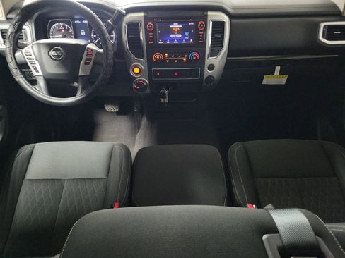 Used 2019 Nissan Titan SV AWD/4WD image 12