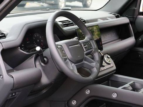 Used 2025 Land Rover Defender 110 S AWD/4WD image 27