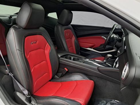 Used 2017 Chevrolet Camaro SS image 3
