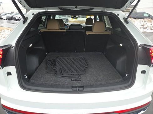 Used 2024 Volkswagen Atlas Cross Sport SE image 25