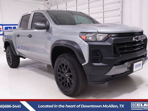 Used 2025 Chevrolet Colorado Trail Boss AWD/4WD image 3