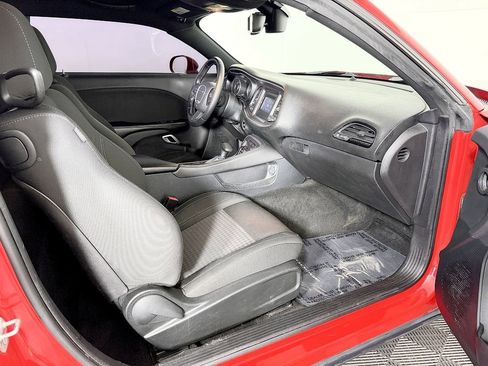 Used 2015 Dodge Challenger SXT w/ Driver Convenience Group RWD image 35