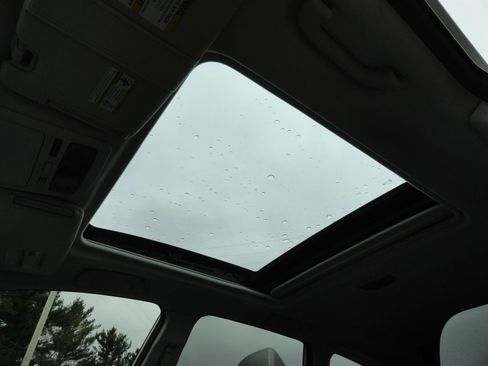 Used 2017 Subaru Forester 2.5i Premium w/ All-Weather Package AWD/4WD image 18