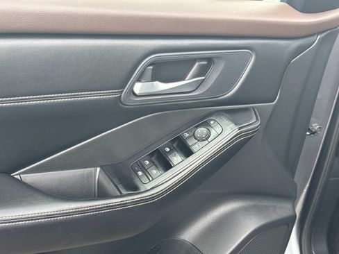 Used 2023 Nissan Rogue SV w/ SV Premium B Package FWD image 31
