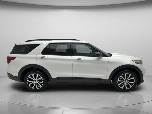 Used 2022 Ford Explorer ST AWD/4WD image 4