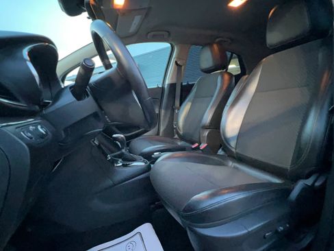 Used 2021 Buick Encore Preferred image 12