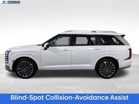 Used 2026 Hyundai Palisade Calligraphy FWD image 2