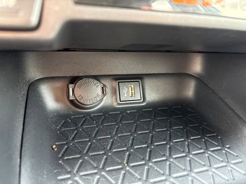 Used 2025 Toyota RAV4 XLE FWD image 29