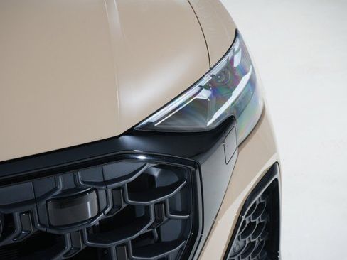 Used 2024 Audi SQ8 Premium Plus image 11