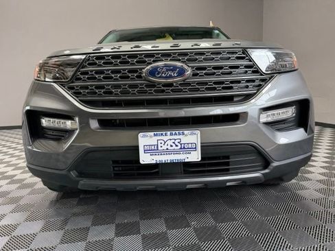 Used 2023 Ford Explorer XLT w/ Equipment Group 202A AWD/4WD image 3