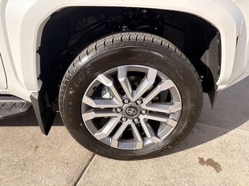 Used 2025 Toyota 4Runner Limited image 31