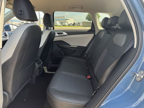 New 2025 Volkswagen Taos SE FWD image 26
