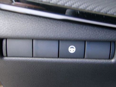 Used 2025 Nissan Kicks SR image 26