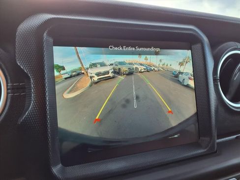 Used 2021 Jeep Wrangler Sahara w/ Cold Weather Group image 5