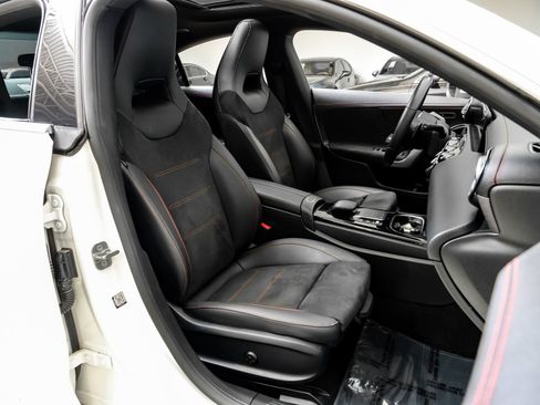 Used 2023 Mercedes-Benz CLA 250 4MATIC image 32