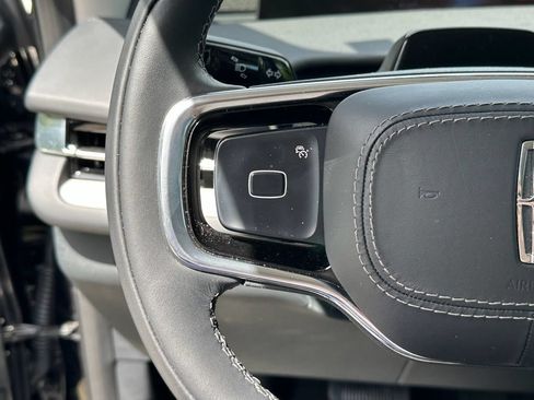 New 2025 Lincoln Navigator Reserve AWD/4WD image 7