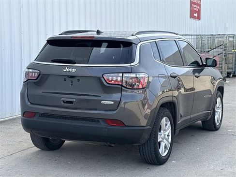 Used 2022 Jeep Compass Latitude image 4