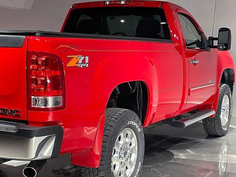 Used 2011 GMC Sierra 2500 SLE w/ SLE Preferred Package AWD/4WD image 31