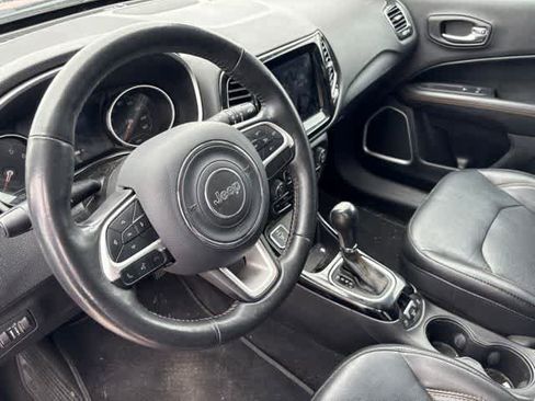 Used 2018 Jeep Compass Limited w/ Navigation Group FWD image 10