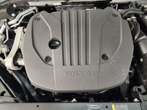 New 2026 Volvo V60 B5 Cross Country Plus w/ Protection Package Premier image 33