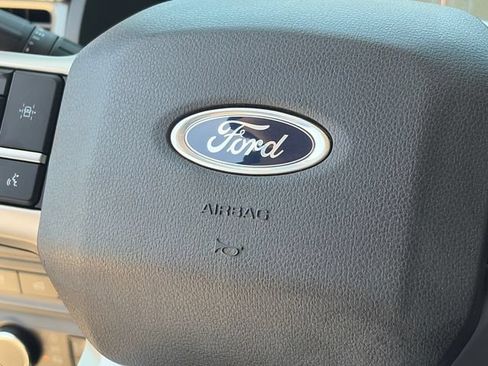 Used 2023 Ford Expedition XLT AWD/4WD image 25