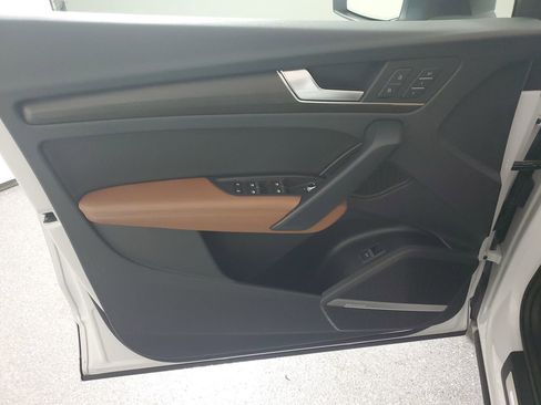 Certified 2025 Audi Q5 2.0T Premium Plus image 20