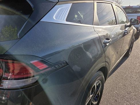 Used 2024 Kia Sportage LX image 7