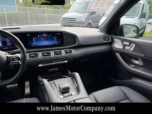 Used 2025 Mercedes-Benz GLS 450 4MATIC image 19