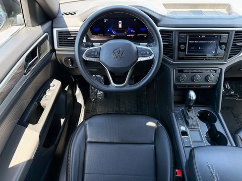 Used 2022 Volkswagen Atlas Cross Sport SE FWD image 15