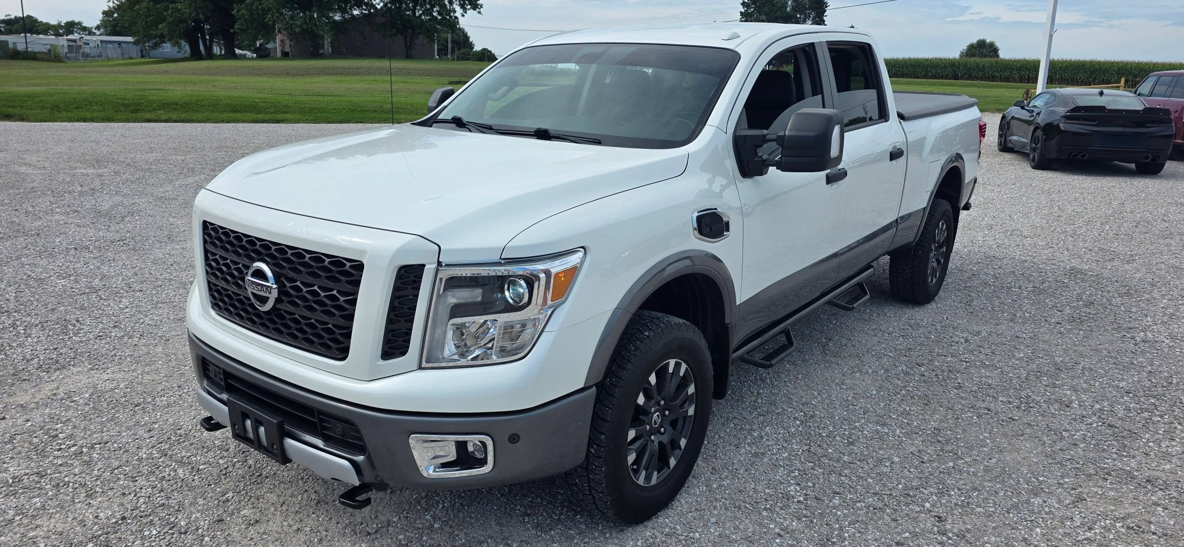 Used 2018 Nissan Titan PRO-4X w/ Pro-4x Utility Package AWD/4WD image 7