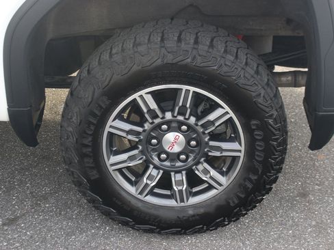 Used 2024 GMC Sierra 1500 AT4 w/ Technology Package image 44