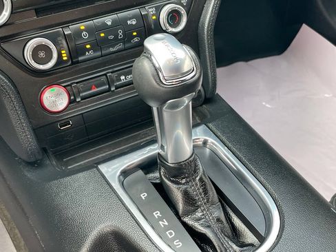 Used 2018 Ford Mustang Coupe RWD image 16