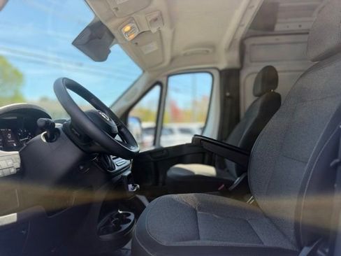 Used 2025 RAM ProMaster 2500 w/ Convenience Group FWD image 13