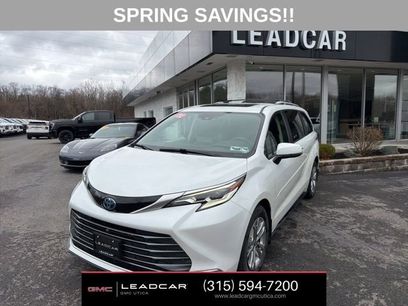 Used 2022 Toyota Sienna Platinum