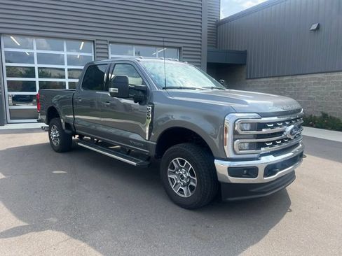 Used 2024 Ford F250 Lariat AWD/4WD image 3
