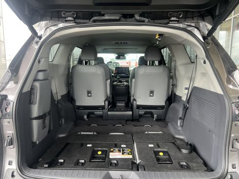 Certified 2024 Toyota Sienna XLE image 18