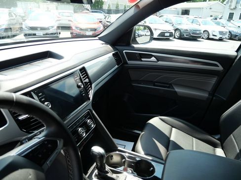 Used 2023 Volkswagen Atlas Cross Sport SEL AWD/4WD image 13