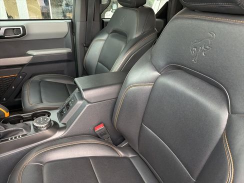 Used 2022 Ford Bronco Badlands image 10