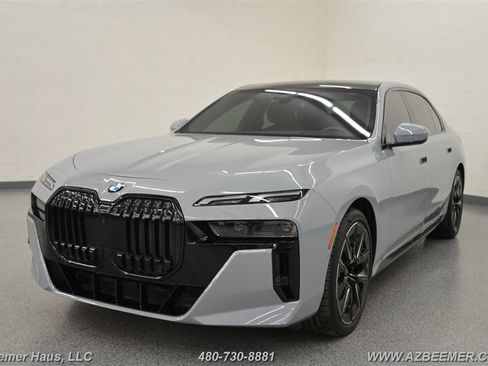 Used 2024 BMW 740i w/ M Sport Professional Package image 2