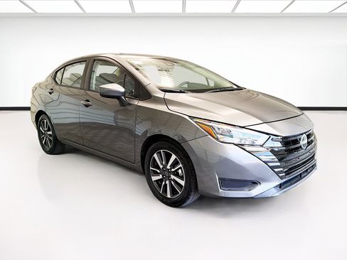 Used 2025 Nissan Versa SV FWD image 3