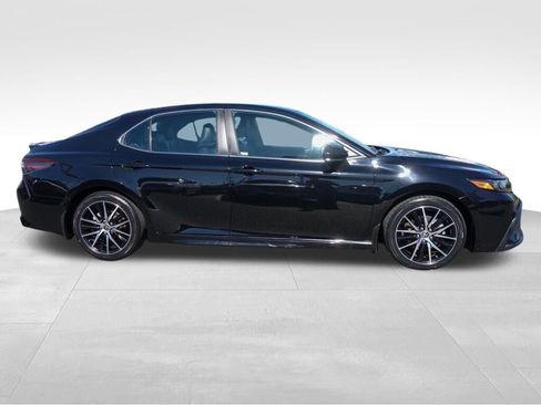 Certified 2022 Toyota Camry SE w/ Carpet Mat Package (TMS) image 2